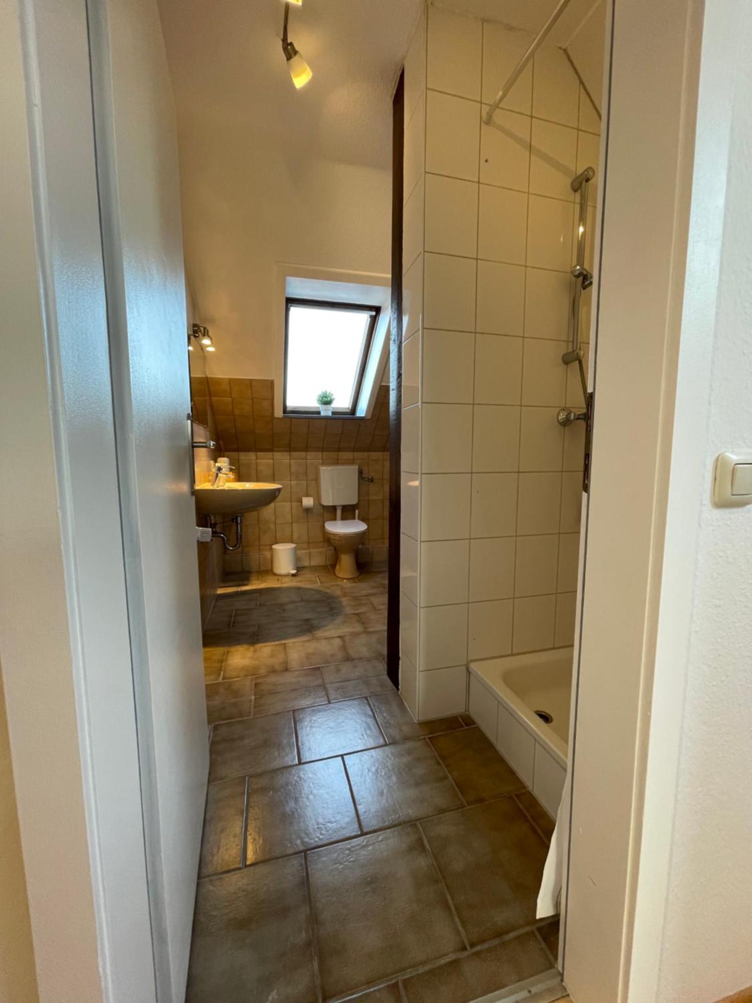 Ferien- & Monteurwohnung Schmidt In *